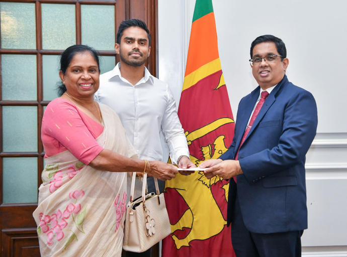 Rebuilding Sri Lanka අරමුදලට  Edirisinghe Edible Oil (Pvt) Ltd  වෙතින් මූල්‍යමය පරිත්‍යාගයක්