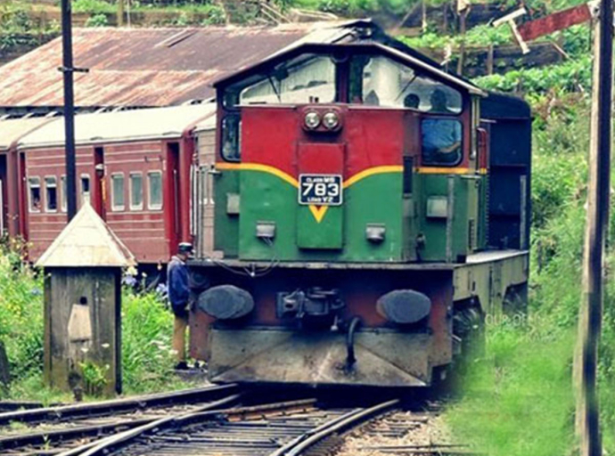 දිට්වා ආපදාවෙන් දින 23 කට පසු විශේෂ උඩරට මැණිකේ දුම්රිය හෙට බදුල්ලේ සිට අඹේවෙල දක්වා