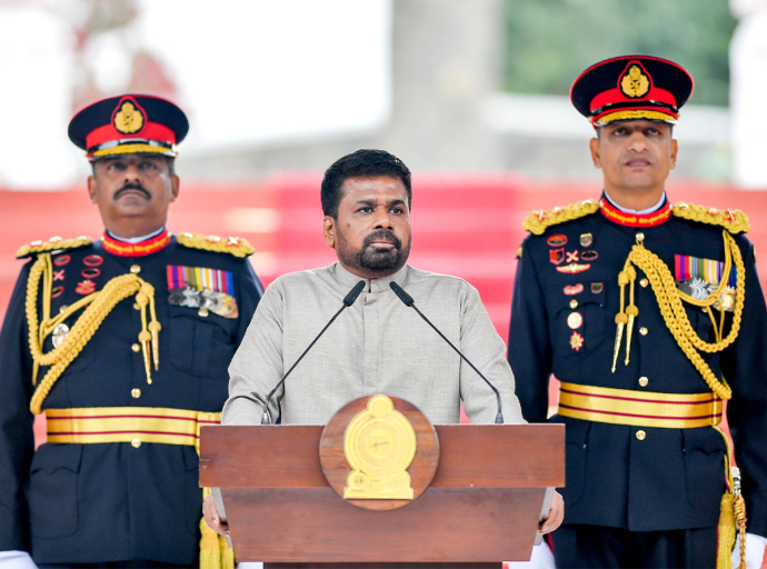 සෑම අසීරු අවස්ථාවකම යුද හමුදාව රට සහ ජනතාව වෙනුවෙන් ඉටු කරන මෙහෙය ප්‍රශංසනීයයි