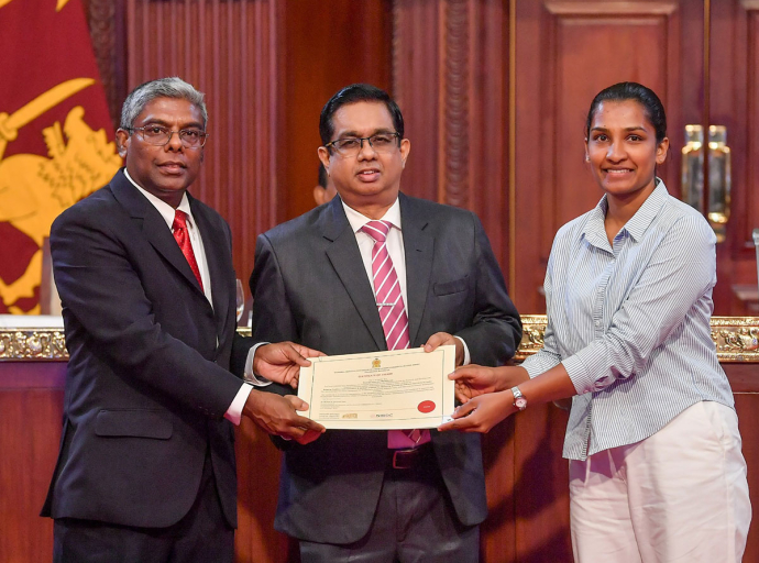 NIRDC යටතේ පළමු කාර්තුව තුළ තෝරාගත් ව්‍යාපෘති 09ක් සඳහා  සහතික පත් පිරිනැමේ