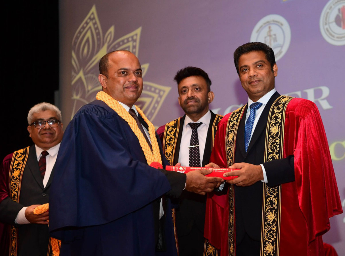 සෞඛ්‍ය වෘත්තිකයන්ගේ වෘත්තීය නිපුණත්වය වර්ධනය කිරීම වෙනුවෙන් සෞඛ්‍ය අමාත්‍යාංශයෙන් අඛණ්ඩව විශේෂ ඩිප්ලෝමා පාඨමාලාවන් හා පුහුණු වැඩසටහන්