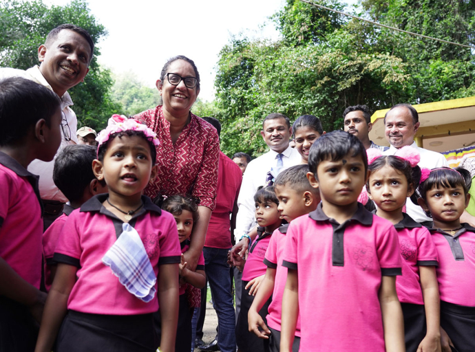  ​අවදානම් ප්‍රදේශවල පිහිටි පාසල් ආරක්ෂිත ස්ථානවල ස්ථාපිත කිරීමට අවශ්‍ය කටයුතු සිදු කරනවා