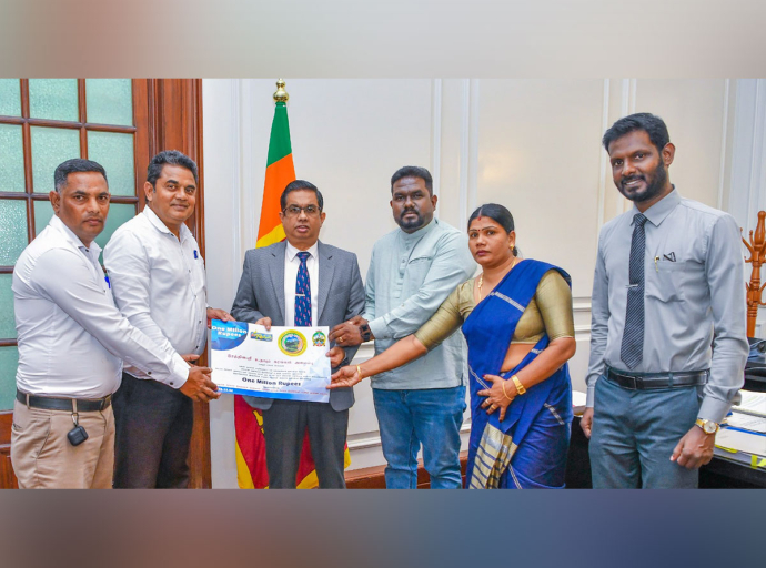 ‘Rebuilding Sri Lanka’ අරමුදලට කඳුරට මලෛයිගම් ජනතාවගෙන් මූල්‍යමය පරිත්‍යාගයක්