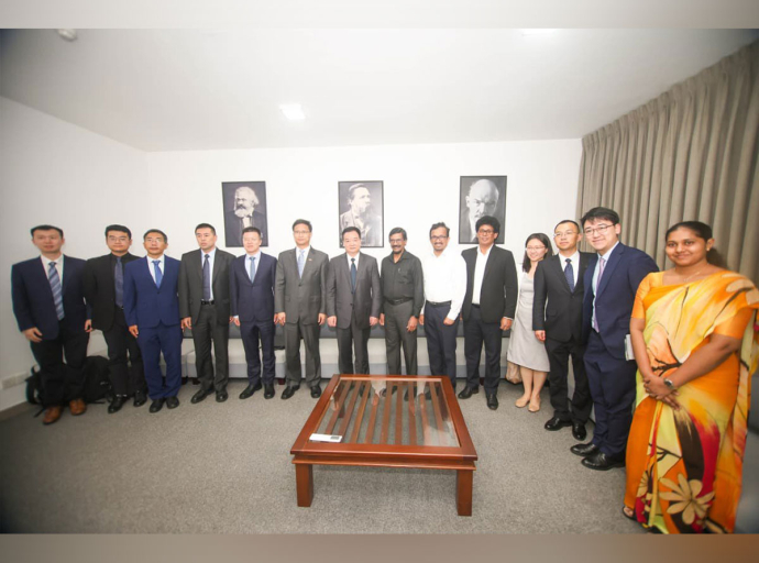 ජනතා විමුක්ති පෙරමුණේ නියෝජිතයන් පිරිසක් චීන කොමියුනිස්ට් පක්ෂ දූත පිරිස හමුවෙයි