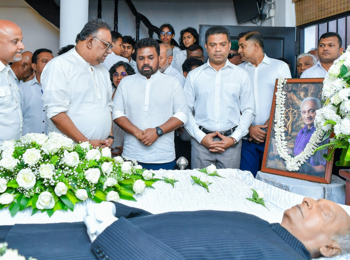 අභාවප්‍රාප්ත ප්‍රවීන රංගධර කලාශූරී සතිස්චන්ද්‍ර එදිරිසිංහ මහතාගේ දේහයට ජනපති   අවසන් ගෞරව දක්වයි
