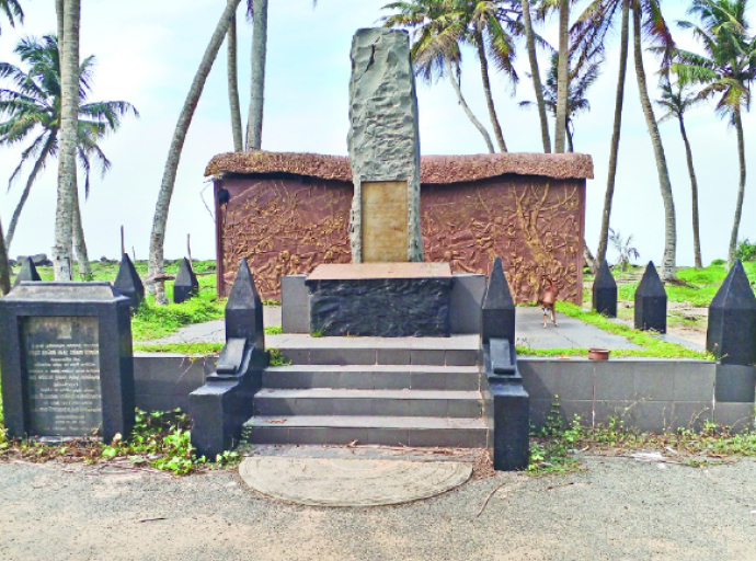 ජාතික සුර­ක්ෂිතතා දින සැමරුම අද (26) පැරෑ­ලි­යේදී