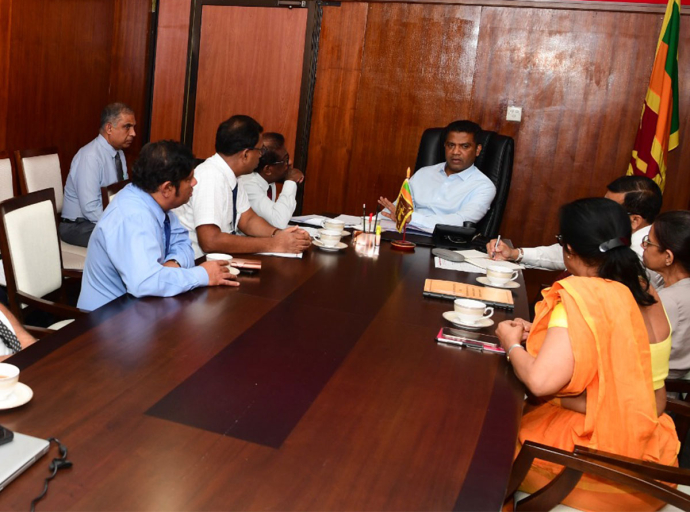 සෞඛ්‍ය වෘත්තිකයන් අතර පවතින කණ්ඩායම් හැගීම හේතුවෙන් කාර්යක්ෂම සෞඛ්‍ය සේවාවක් පවත්වාගෙන යාමට හැකිවෙනවා - සෞඛ්‍ය හා ජනමාධ්‍ය අමාත්‍ය වෛද්‍ය නලින්ද ජයතිස්ස