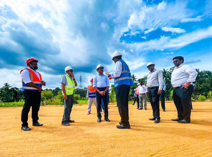 මධ්‍යම අධිවේගී මාර්ගයේ පළමු කොටසේ සංවර්ධන කටයුතු ප්‍රවාහන අමාත්‍යවරයාගේ නිරීක්ෂණයට