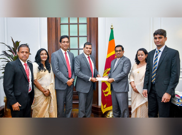 ‘Rebuilding Sri Lanka’ අරමුදලට Chartered Accountants of Sri Lanka වෙතින් රුපියල් මිලියන 10ක මූල්‍යමය පරිත්‍යාගයක් 