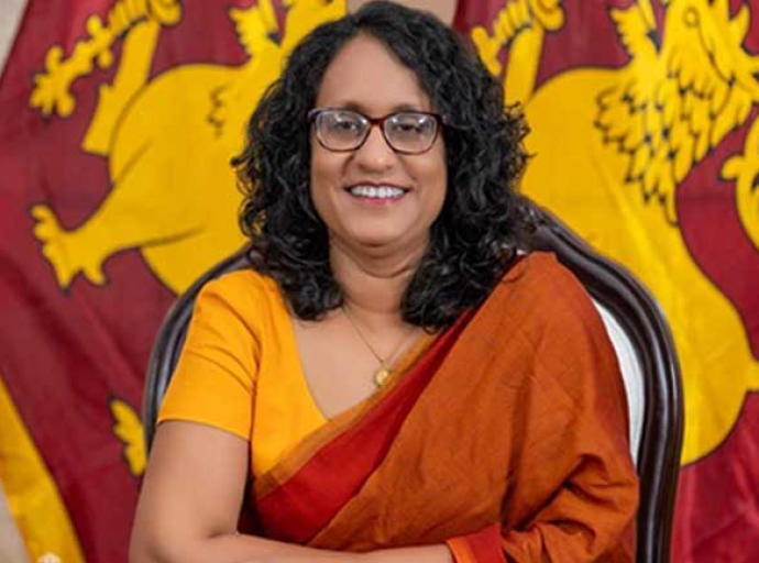විද්වතුන් 58 දෙනෙකුගේ අත්සනින් යුතු ලිපියක් මගින් අග්‍රාමාත්‍ය ආචාර්ය හරිනි අමරසූරිය වෙත එල්ල වන වෛරී හා අපහාසාත්මක ප්‍රචාර නතර කරන ලෙස ඉල්ලීමක්