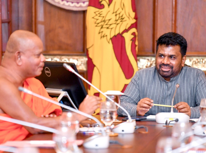 ජනපති, අගමැති සහ ගුරු වෘත්තීය සමිති නියෝජිතයන් අතර හමුවක් 