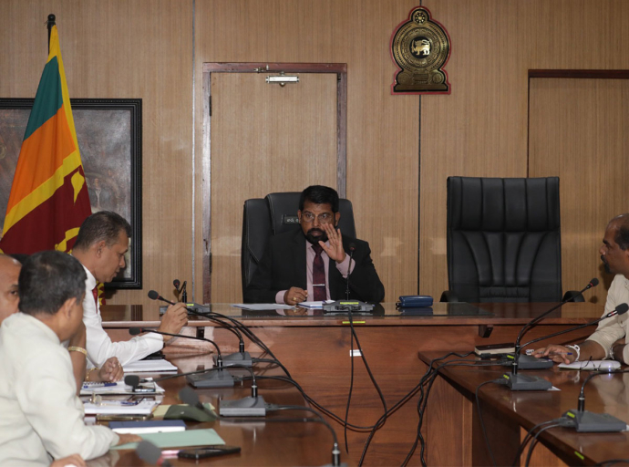 වැටුප් හා විශ්‍රාම වැටුප් කොමිෂන් සභාව පිහිටුවීමේ කටයුතු කඩිනම් කරනවා - රාජ්‍ය පරිපාලන පළාත් සභා හා පළාත් පාලන අමාත්‍ය මහාචාර්ය චන්දන අබයරත්න