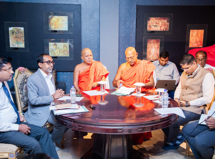 ඉන්දීය රජයේ පූර්ණ අනුග්‍රහයෙන් ශ්‍රී ලංකාවට වැඩම වීමට නියමිත ශ්‍රී සර්වඥ ධාතූන් වහන්සේ ප්‍ වන්දනාව සම්බන්ධ මූලික සාකච්ඡාවක් 