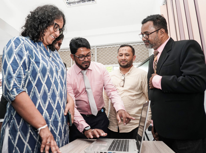 පුත්තලම සහිරා විද්‍යාලයේ සිසුන් නිර්මාණය කළ නිල වෙබ් අඩවිය අග්‍රාමාත්‍යතුමිය ප්‍රධානත්වයෙන් විවෘත කෙරේ