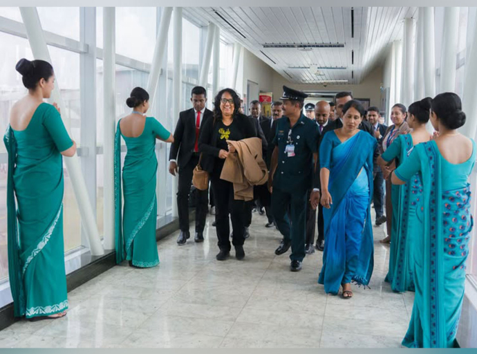 ගෝලීය ආර්ථික වේදිකාවේ ශ්‍රී ලංකාවේ නව පුනරුදය සනිටුහන් කරමින් අග්‍රාමාත්‍ය ආචාර්ය හරිනි අමරසූරිය ඩාවෝස් සංචාරය නිමා කරයි