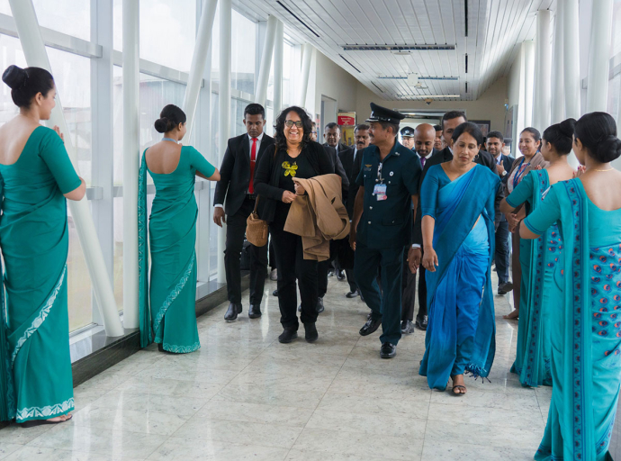 ලෝක ආර්ථික සමුළුවට සහභාගී වූ අග්‍රාමාත්‍යවරිය සාර්ථක රාජ්‍ය තාන්ත්‍රික හමුවීම් රැසකට පසු දිවයිනට 