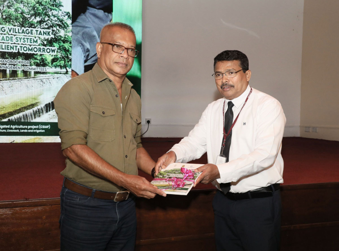 එල්ලංගා කළමනාකරණ කමිටුවේ කාර්යභාරය පිළිබඳ අත්පොත එළිදැක්වේ