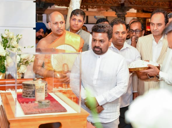 ඓතිහාසික දෙව්නි මෝරි ශ්‍රී සර්වඥ ධාතුන් වහන්සේ  වැඳ පුදා ගැනීමට ජනපති එක් වෙයි