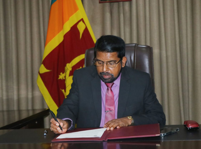 දේශය ගොඩනැඟීමේ මූලික පදනම ජනතාවාදී, කාර්යක්ෂම සහ විනයගරුක රාජ්‍ය සේවයක් ගොඩනැඟීමයි - රාජ්‍ය පරිපාලන ඇමති