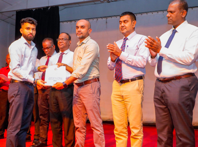 ශ්‍රී ලංකා දුම්රිය සේවයට නවක නිලධාරීන් 42 ක් බඳවා ගැනේ