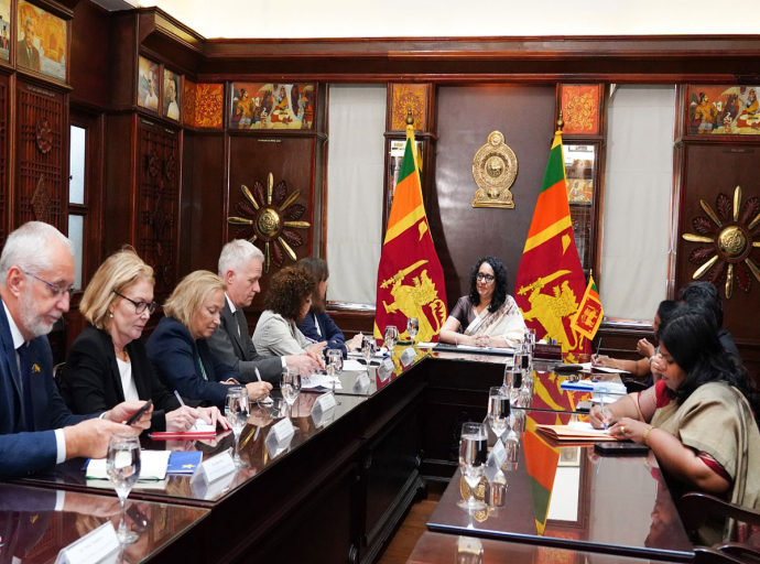 අග්‍රාමාත්‍යවරිය සහ යුරෝපීය බාහිර ක්‍රියාකාරී සේවයේ  (EEAS) නියෝජිතයින් අතර හමුවක්