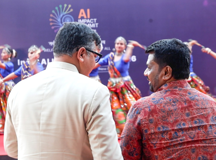 ජනපති නවදිල්ලි නුවර ඉන්දිරා ගාන්ධි ජාත්‍යන්තර ගුවන් තොටුපොළ වෙත ළඟා වෙයි