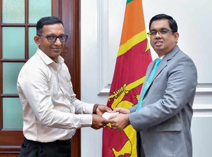 ‘Rebuilding Sri Lanka’ අරමුදලට PIOTEX GLOVES PVT LTD වෙතින් මූල්‍යමය පරිත්‍යාගයක්
