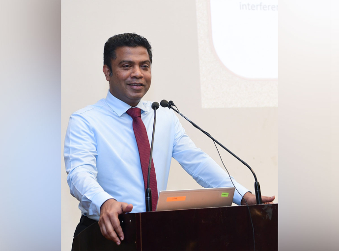 රාජ්‍ය සේවයේ අති බහුතරයක් අදූෂිතයි -  සෞඛ්‍ය හා ජනමාධ්‍ය ඇමති