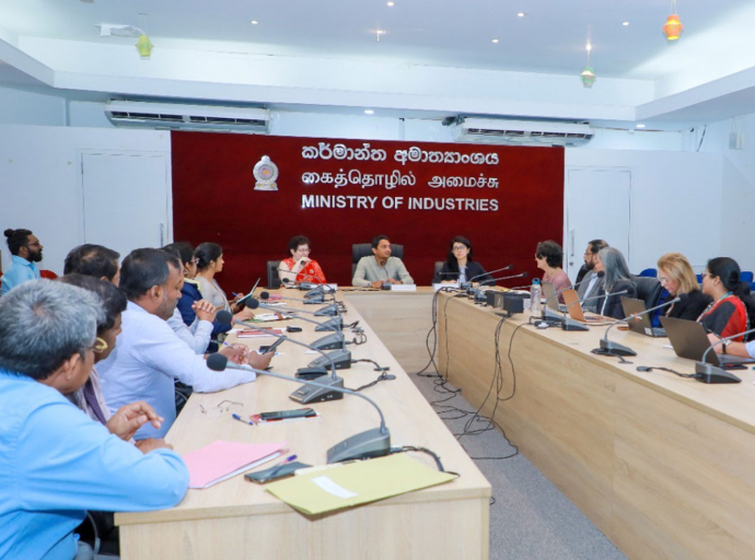 දිට්වා හේතුවෙන් විපතට පත් කර්මාන්ත සඳහා තිරසර මූල්‍ය යාන්ත්‍රණයක් සැකසීමට එක්සත් ජාතීන්ගේ දූත පිරිසක් දිවයිනට