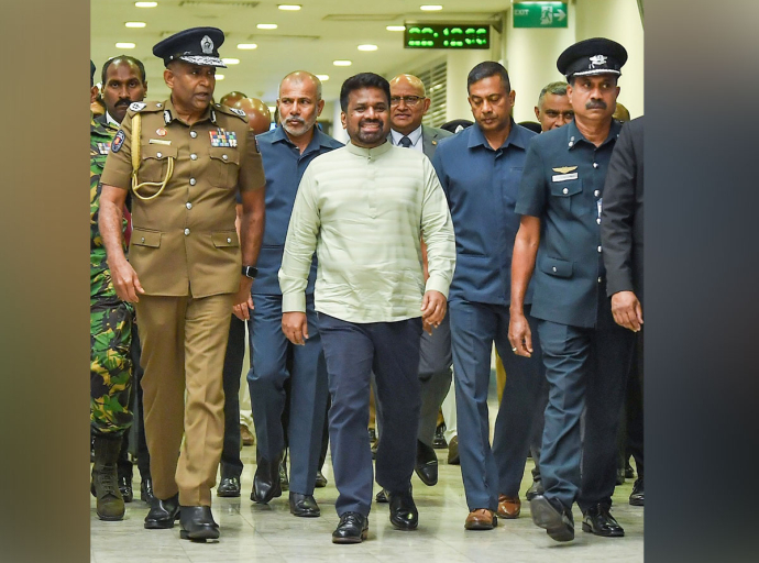 ඉන්දීය සංචාරය සාර්ථකව නිම කළ ජනපති යළි දිවයිනට