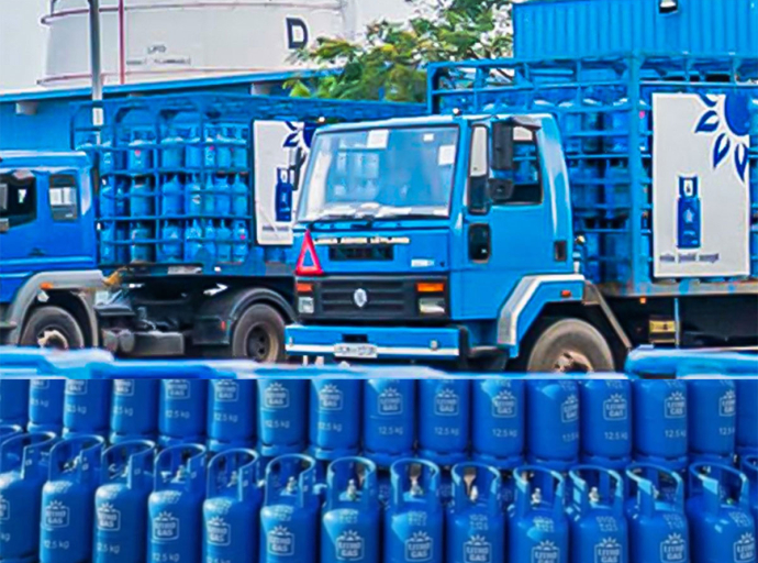 ගෘහස්ත ගෑස් සිලින්ඩර ලක්ෂ 03ක් අද සිට වෙළෙඳපොළට