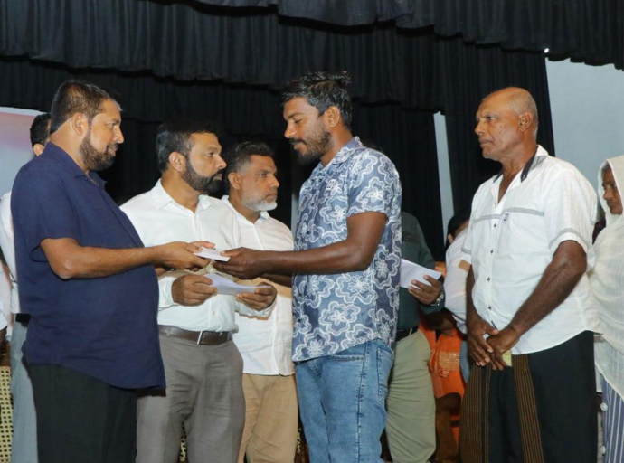 පුත්තලම දිස්ත්‍රික්කයේ අඩු ආදායම්ලාභීන්ට නිවාස ආධාර බෙදාදීම ඇරඹේ