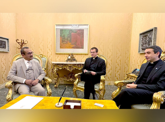 ශුද්ධෝත්තම පාප් වහන්සේට ශ්‍රී ලංකාවේ සංචාරයකට එක්වන ලෙස  ජනපතිගේ නිල ආරාධනය පිළිගන්වයි 