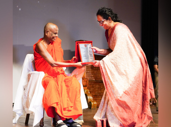 භික්ෂු අධ්‍යාපනය වැඩිදියුණු කිරීම මගින් දැනුමෙන් සන්නද්ධ ප්‍රඥාවන්ත භික්ෂු පරපුරක් නිර්මාණය කිරීම රජයේ අරමුණයි - අගමැතිනිය