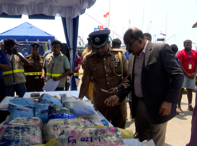 නාවික හමුදා විශේෂ මෙහෙයුමකින් කිලෝ ග්‍රෑම් 103කට අධික මත්ද්‍රව්‍ය තොගයක් අත්අඩංගුවට