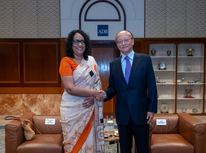 අග්‍රාමාත්‍යවරිය ආසියානු සංවර්ධන බැංකුවේ ජේෂ්ඨ නිලධාරීන් සමඟ ද්විපාර්ශ්වික සාකච්ඡා මාලාවකට සහ මැනිලා නුවර අධ්‍යාපන ප්‍රතිපත්ති සංවාදයට සහභාගී වෙයි