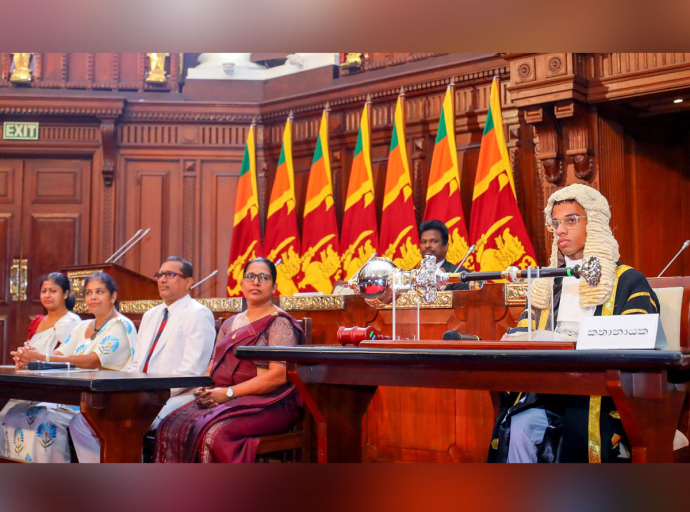 මාලඹේ ආදර්ශ පිරිමි විද්‍යාලයේ ශිෂ්‍ය පාර්ලිමේන්තු මංගල සභා වාරය  ජනාධිපති කාර්යාලයේදී