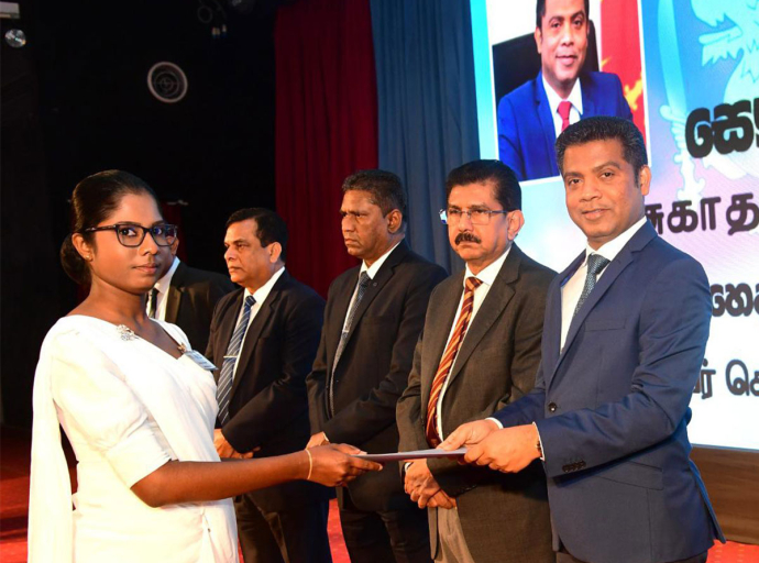 නවක සිසු හෙද හෙදියන් 2918 ක් පුහුණුවට බදවා ගැනේ