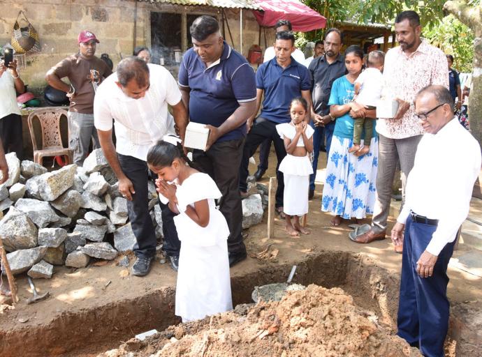 බියගම මැතිවරණ කොට්ඨාසයේ තවත් නිවාස දෙකක ඉදිකිරීම් ආරම්භ කෙරේ 