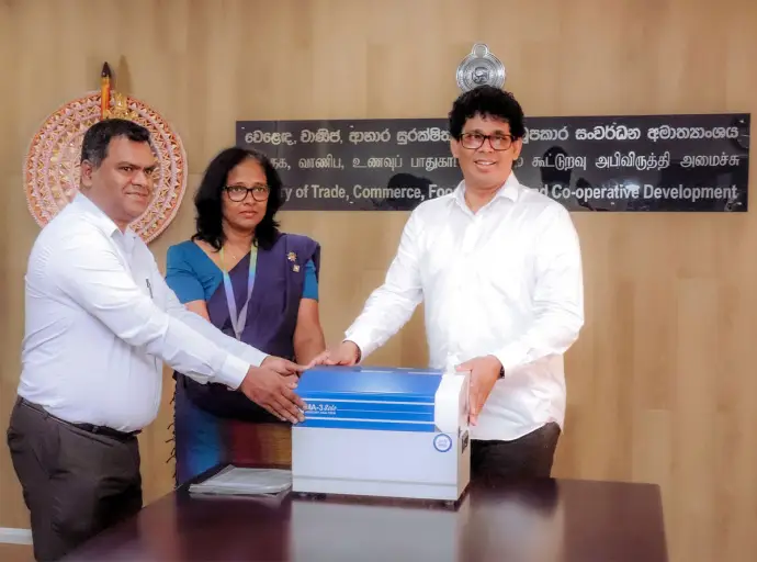 සම පැහැපත් කරන ආලේපනවල අඩංගු රසදිය පරීක්ෂා කිරීමට රසදිය විශ්ලේෂක යන්ත්‍ර පාරිභෝගික අධිකාරියට