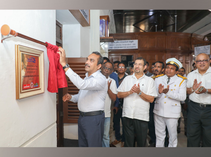 මරදාන දුම්රිය ස්ථානයේ පළමු අදියරේ නවීකරණ කටයුතු අවසන් කර ජනතා පරිහරණයට විවෘත කෙරේ 