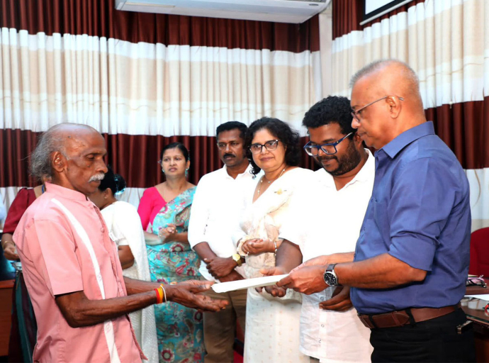 දිට්වා ආපදාවෙන් නිවාස විනාශ වූ ගඟවට ජනතාවට හන්තානෙන් ඉඩම් කට්ටි