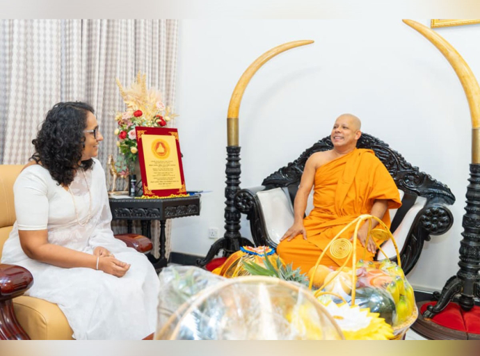අග්‍රාමාත්‍යවරිය ඓතිහාසික කතරගම පුදබිම වැඳපුදා ගනී