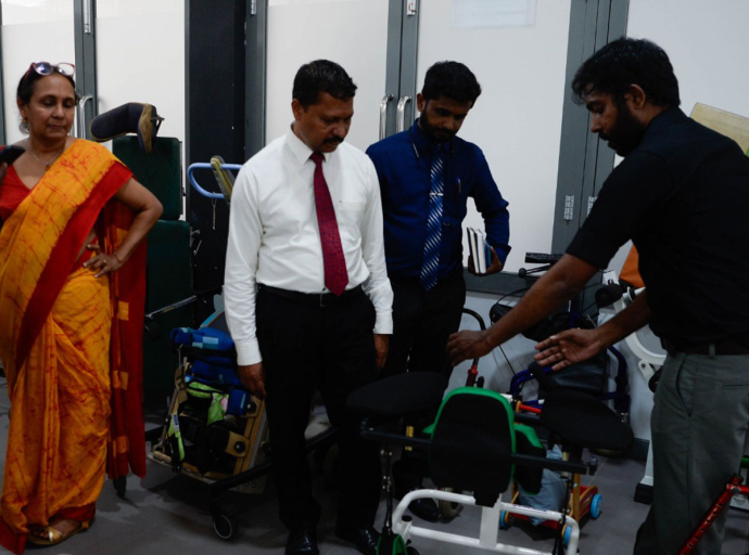 “අයති” ජාතික මධ්‍යස්ථානය සෞඛ්‍ය නියෝජ්‍ය අමාත්‍යවරයා නිරීක්ෂණය කරයි
