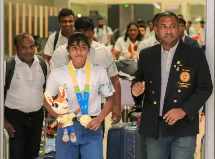 වෙරළ ක්‍රීඩා උළෙලේදී රන් පදක්කම දිනාගත් නිපුණී වාසනා දිවයිනට