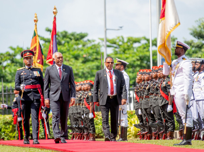 මාලදිවයින් ජනාධිපතිවරයාට ජනාධිපති කාර්යාල පරිශ්‍රයේදී උණුසුම් පිළිගැනීමක්