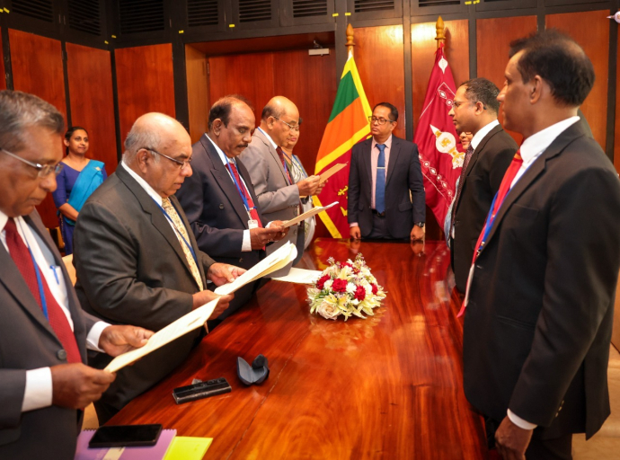 විගණන සේවා කොමිෂන් සභාවේ නව සාමාජිකයන් දිවුරුම් දෙති