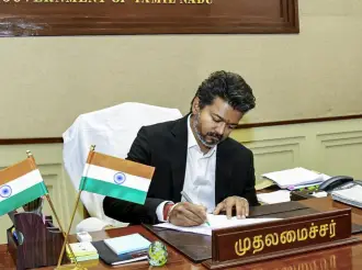 තමිල්නාඩු මහඇමති ධුරයේ විජේ දිවුරුම් දෙයි  