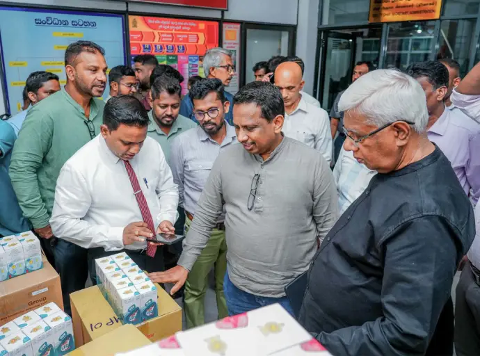 අඩු ආදායම්ලාභී පවුල්වලට රුපියල් ලක්ෂ 20ක විදුලි බල්බ බෙදාදෙයි