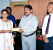 දිට්වා සුළි කුණාටුවෙන් පීඩාවට පත් මඩකළපුව ඉස්සන් ගොවීන්ට රුපියල් මිලියන 9.55ක මූල්‍ය ආධාර